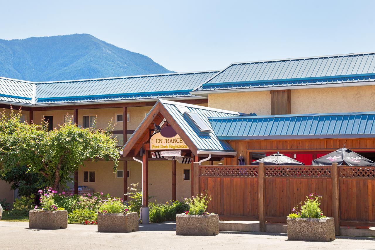 The Lodge At Arrow Lakes Nakusp Exterior photo